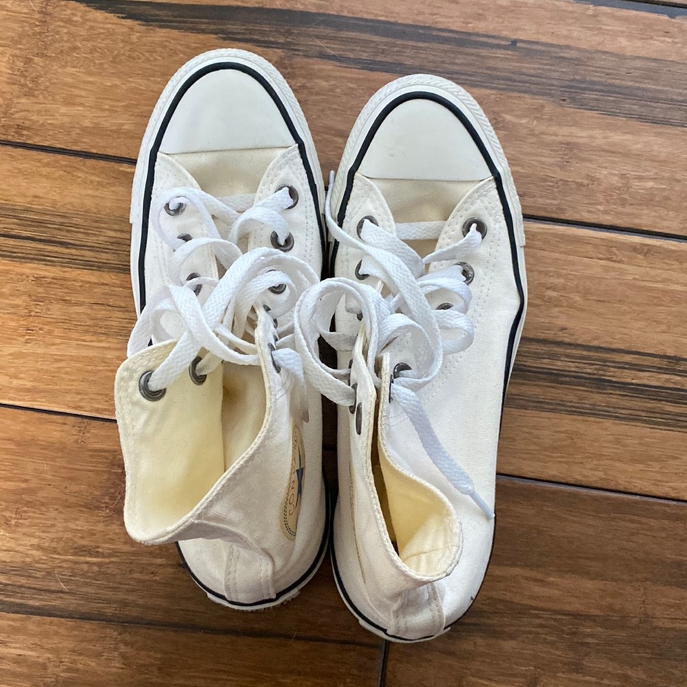 Beige Converse